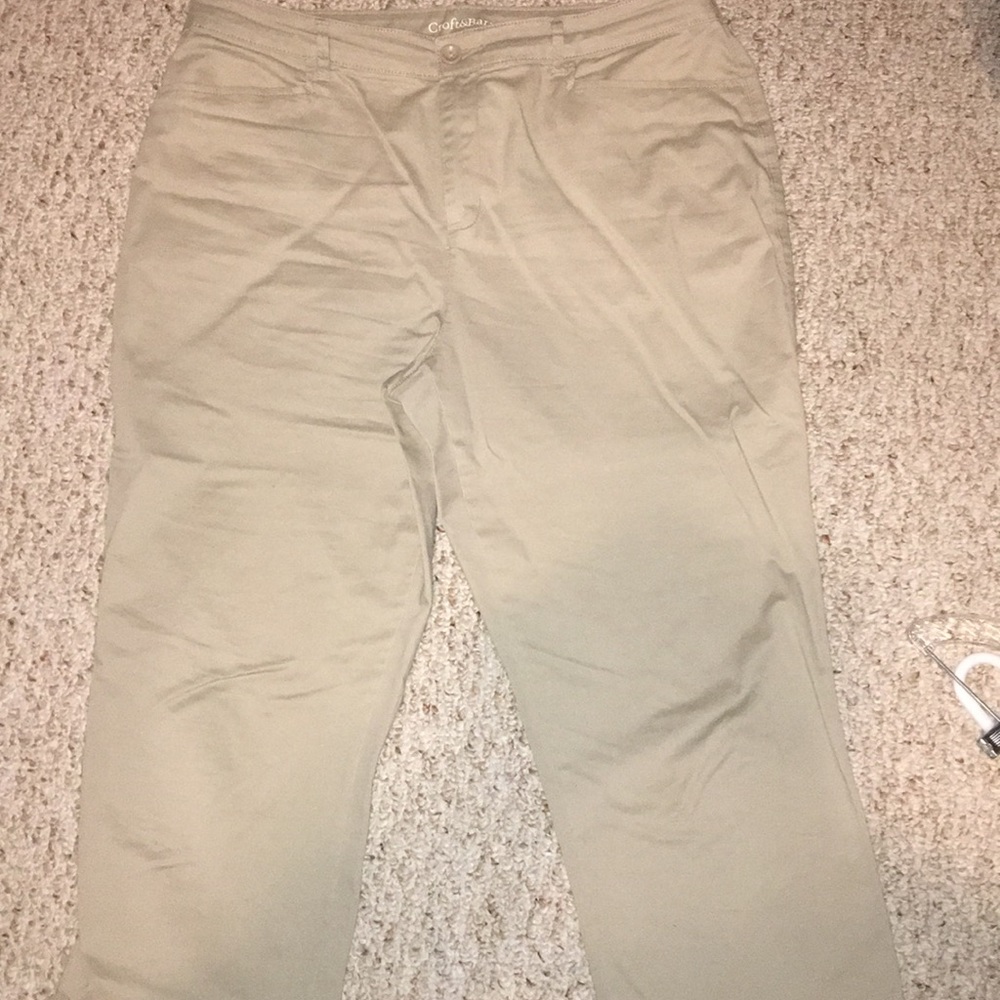 Croft and Barrow Tan Capri Size 14